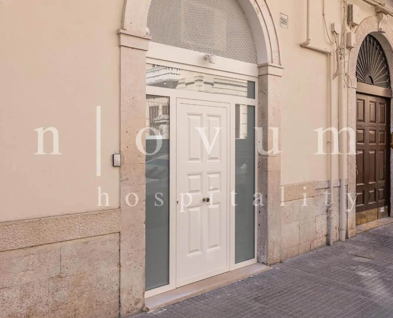 Hotel Novum Hospitality Bari 0*,  Italia